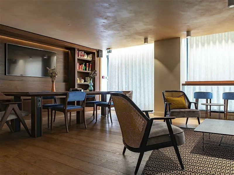 Maison Mere Paris