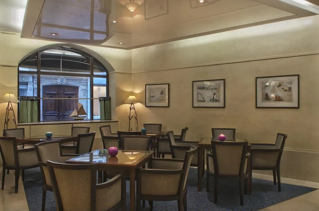 **** Otel Maison Mere Paris Fransa