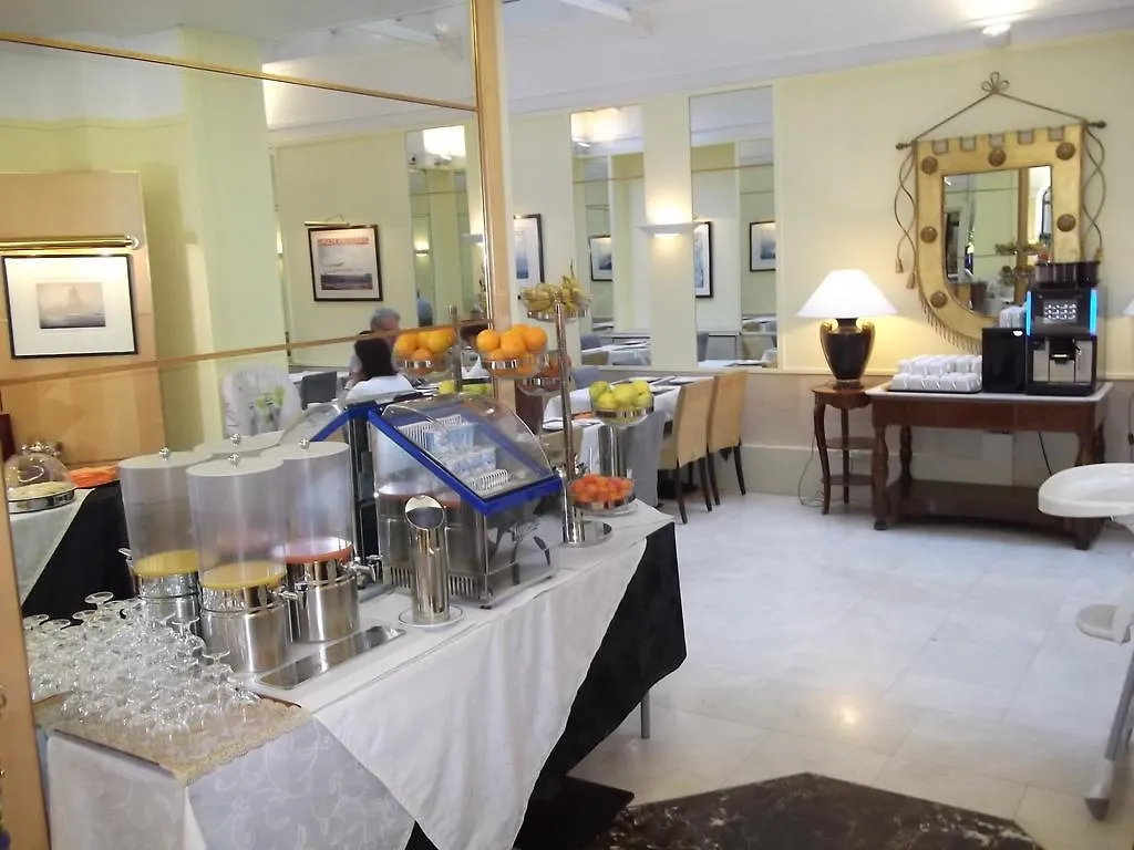 Maison Mere Paris Hotel